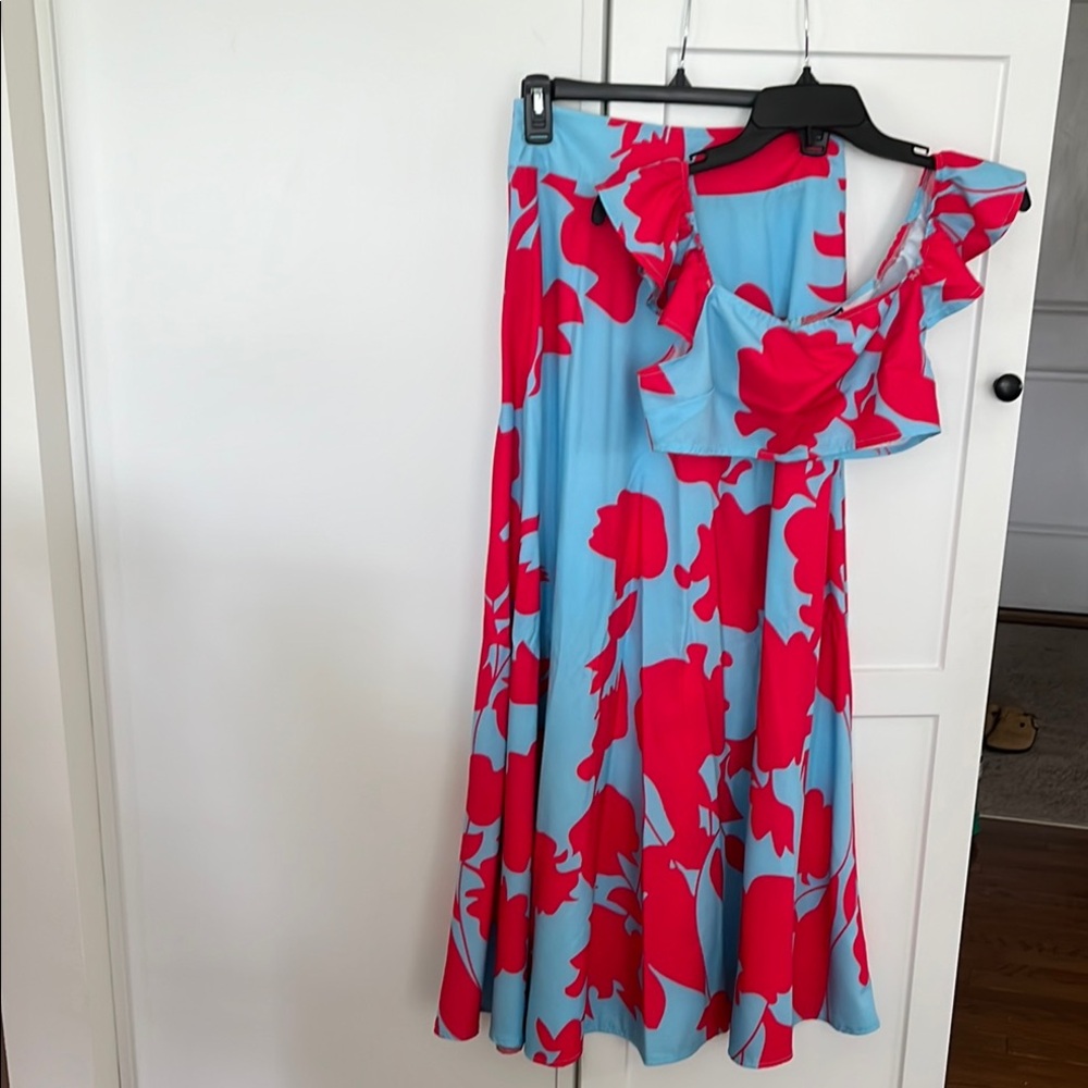 Two piece skirt set size small